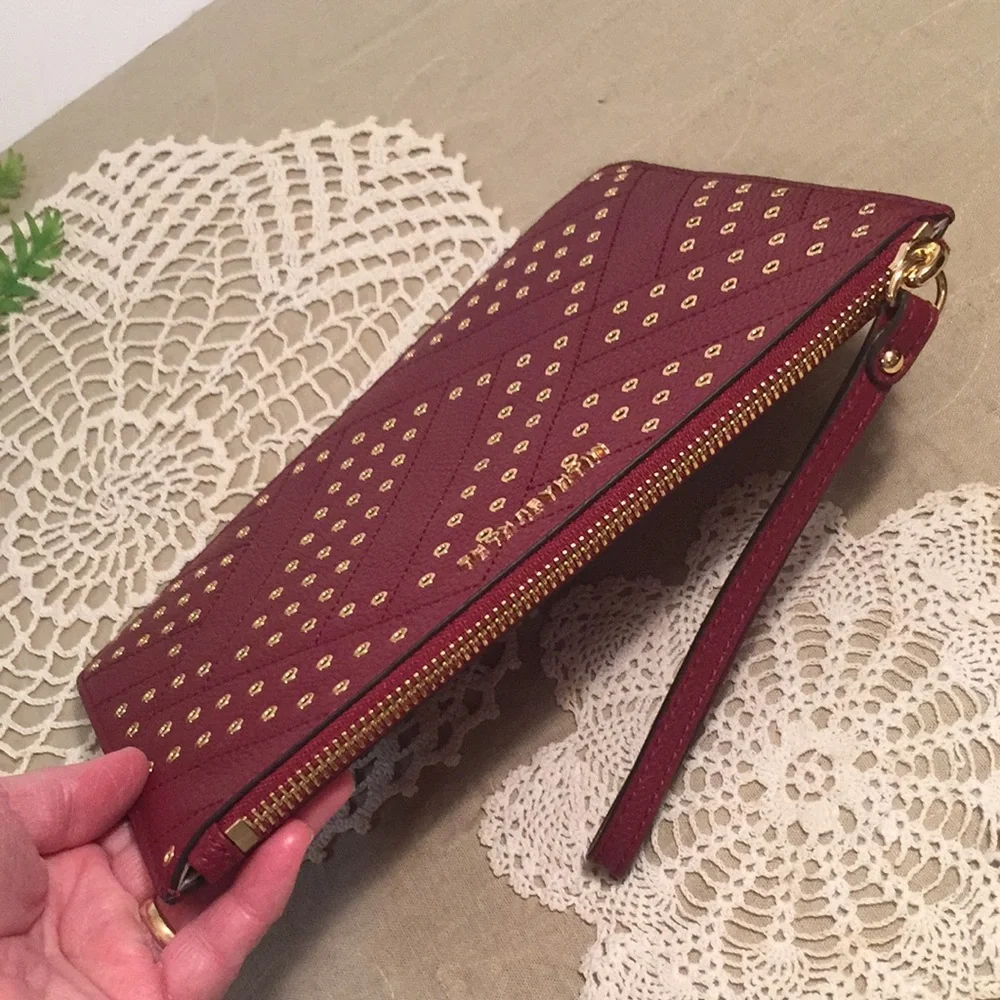 Michael Kors Mulberry Jet Set Travel XL Zip Clutch New